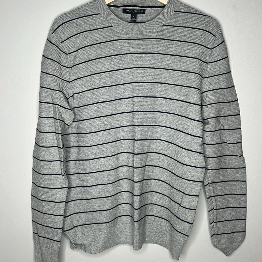 Men’s Large Stripe Grey Banana Republic Causal Top